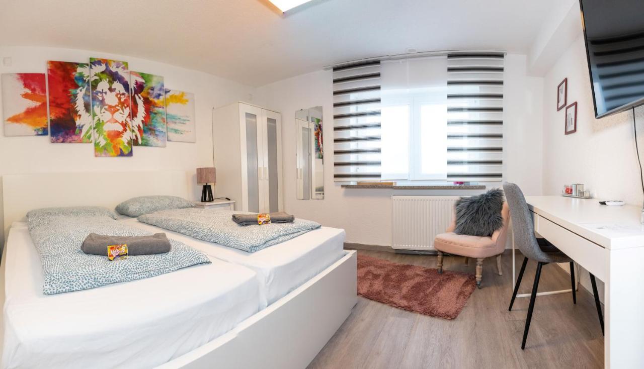 #3 Bequemes Zimmer Mit Pool Und Garten Memmingen Luaran gambar