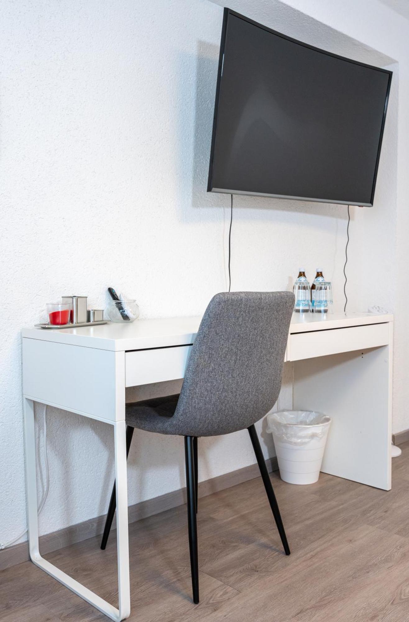 #3 Bequemes Zimmer Mit Pool Und Garten Memmingen Luaran gambar