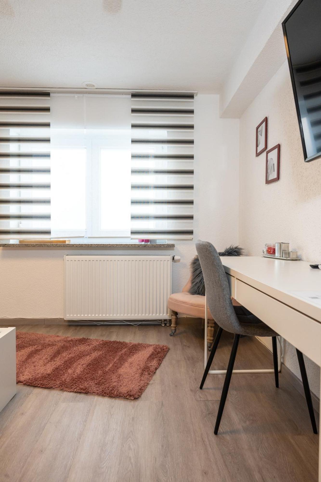 #3 Bequemes Zimmer Mit Pool Und Garten Memmingen Luaran gambar