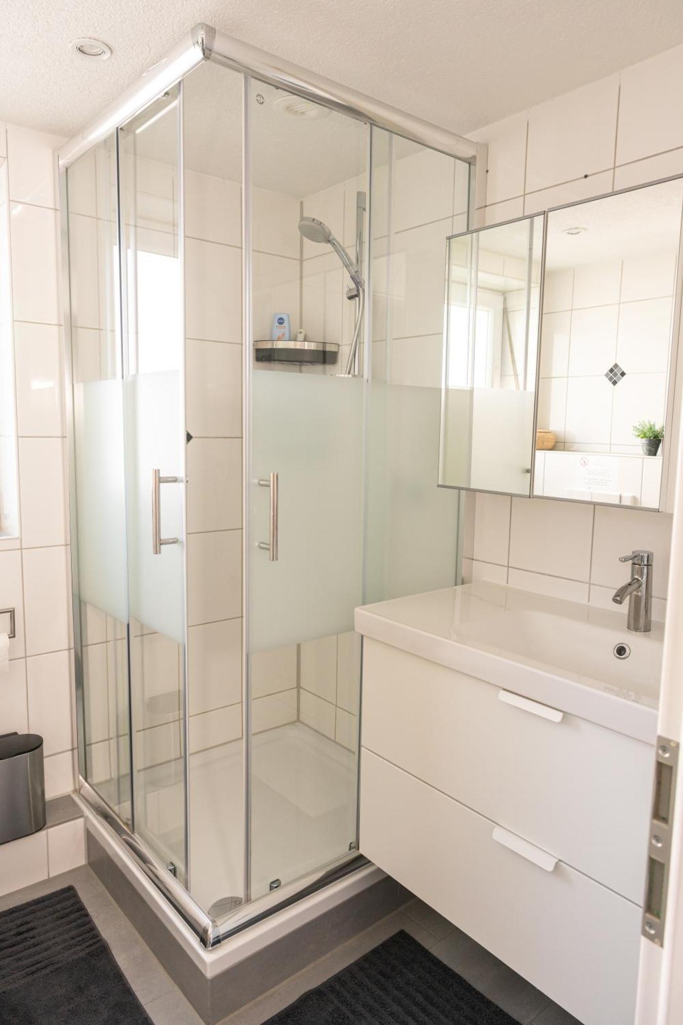 #3 Bequemes Zimmer Mit Pool Und Garten Memmingen Luaran gambar