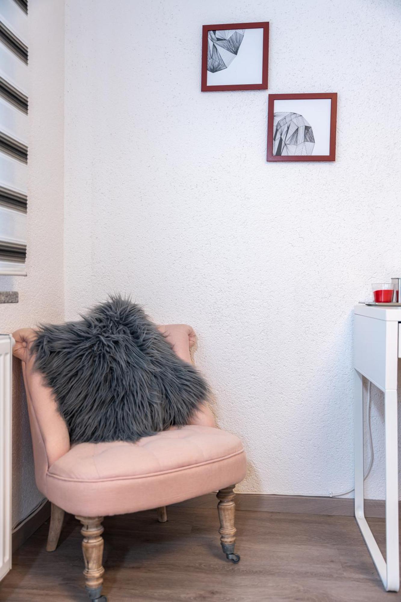 #3 Bequemes Zimmer Mit Pool Und Garten Memmingen Luaran gambar