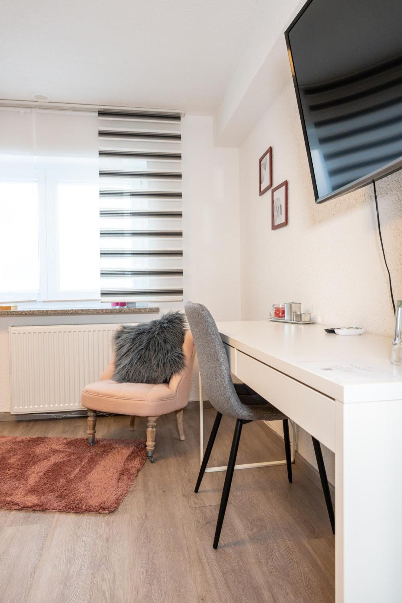 #3 Bequemes Zimmer Mit Pool Und Garten Memmingen Luaran gambar